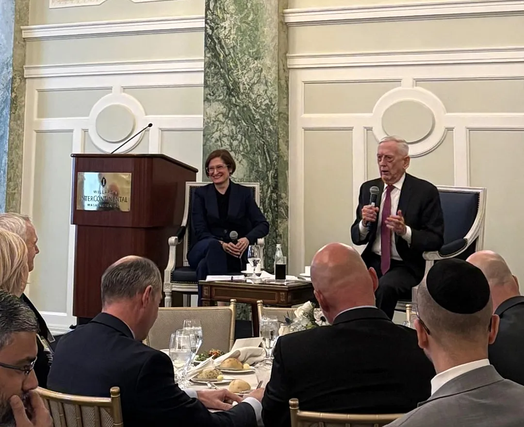 Abercrombie hosts Mattis at a Cohen Group policy event